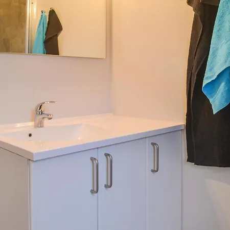 2 Bedroom Cozy In * גרינדסטד
