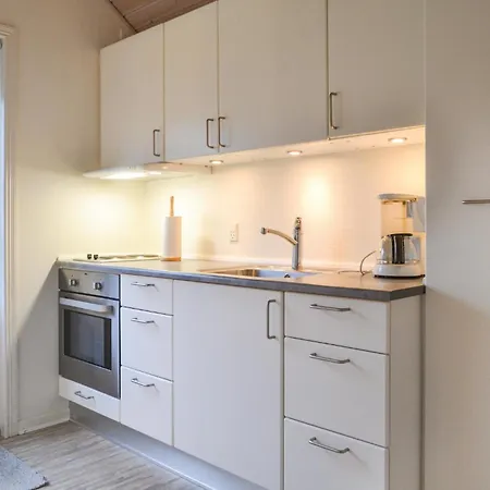 2 Bedroom Cozy In * גרינדסטד