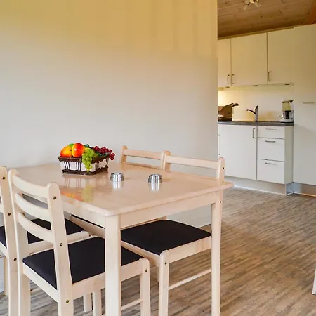 別荘 2 Bedroom Cozy In グランストゥ
