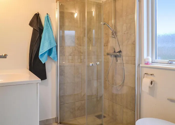 2 Bedroom Cozy In グランストゥ